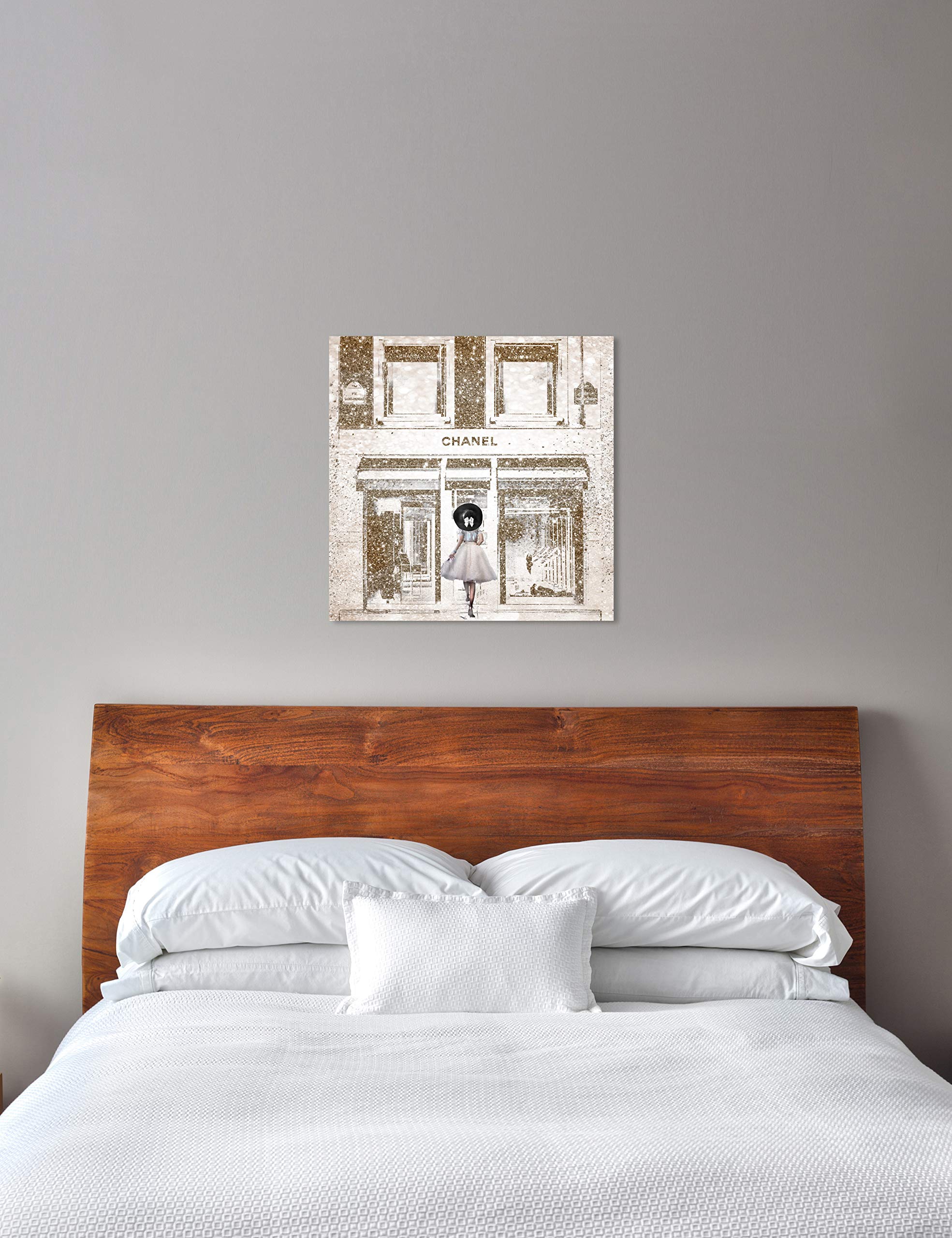 Oliver Gal CHANEL シャネルQueen of the Store Amazon.com: The Oliver Gal Artist Co. Oliver Gal 'Queen of